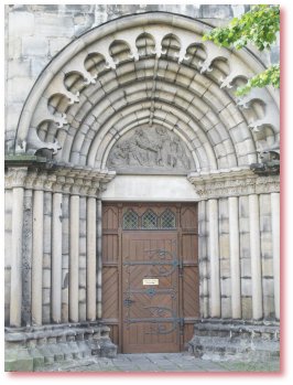 Eingangsportal Hamelner Münster